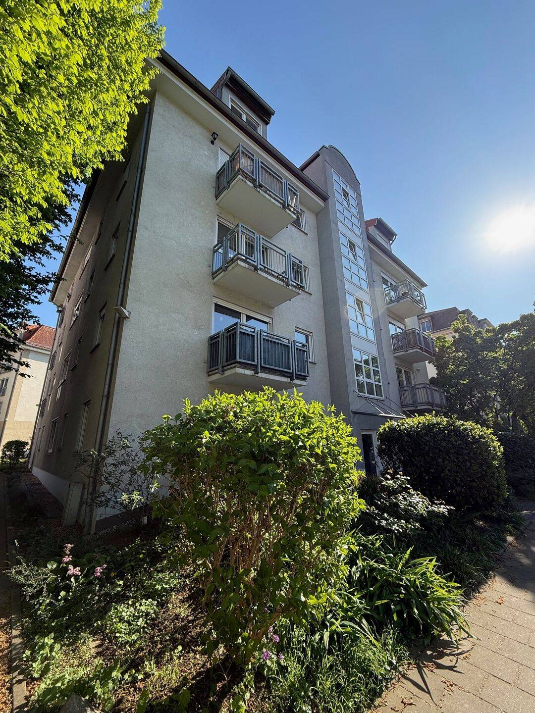 Property thumbnail 2