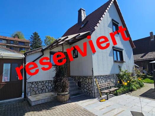 Einfamilienhaus zum Kauf 65.000 € 5 Zimmer 92 m² 649 m² Grundstück frei ab sofort Steinbach-Hallenberg Steinbach-Hallenberg 98587