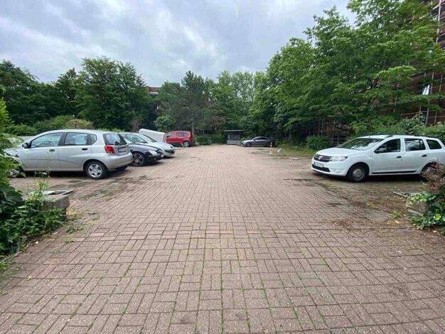 Außenstellplatz zur Miete provisionsfrei 25 € Am Schorn/Lichtenbr. TG/EP/GA bei 15 Rath Düsseldorf 40472