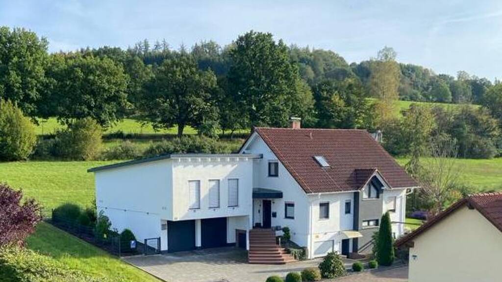 Einfamilienhaus zum Kauf 470.000 € 7 Zimmer 210 m² 685 m² Grundstück frei ab sofort Bad Brückenau 97769