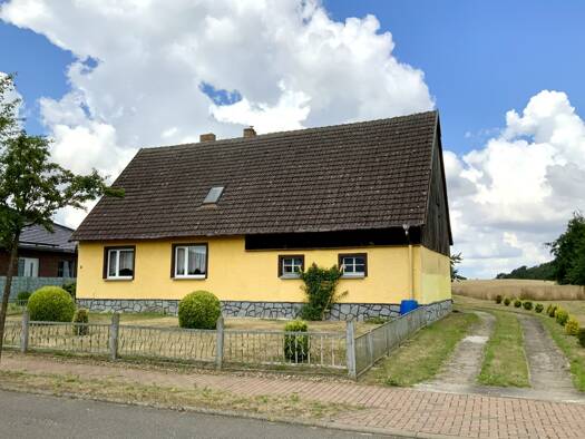 Einfamilienhaus zum Kauf 165.000 € 5 Zimmer 102 m² 4.915 m² Grundstück Blumenholz 17237