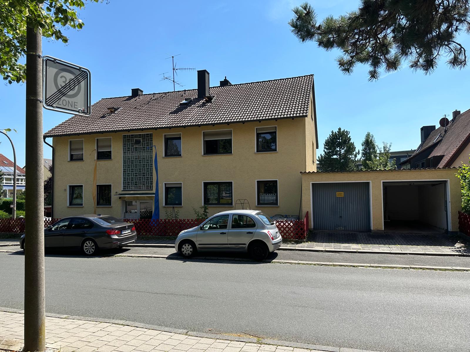 Mehrfamilienhaus zur Versteigerung 699.999 € 10 Zimmer 280 m²<br/>Wohnfläche 520 m²<br/>Grundstück Zirndorf Zirndorf 90513