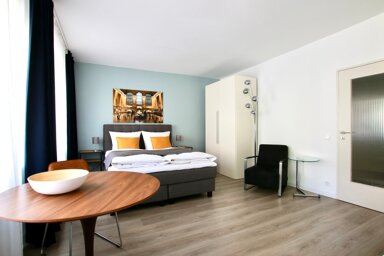 Wohnung zur Miete Wohnen auf Zeit 2.086 € 1 Zimmer 28 m² frei ab 11.12.2024 Pantaleonswall Altstadt - Süd Köln 50676