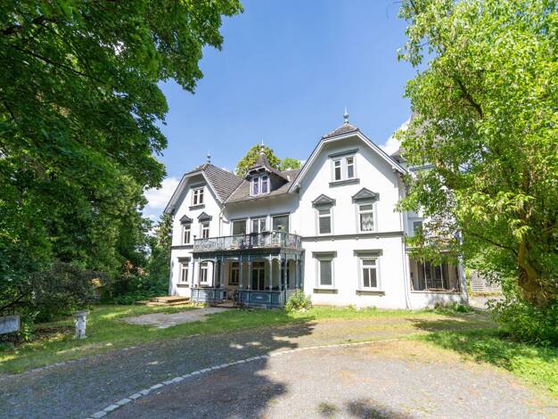 Schloss zum Kauf 785.000 € 19 Zimmer 503 m² 1.700 m² Grundstück frei ab 01.04.2027 Unterlauter Lautertal 96486
