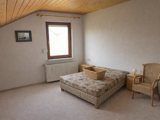 Einfamilienhaus zum Kauf 295.000 € 8 Zimmer 140 m² 1.316 m² Grundstück Schnelldorf 91625