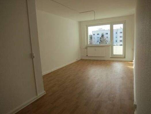 Wohnung zur Miete 360 € 3 Zimmer 61 m² 4. Geschoss frei ab 01.03.2026 Lindemannstraße 12 Gotha 99867