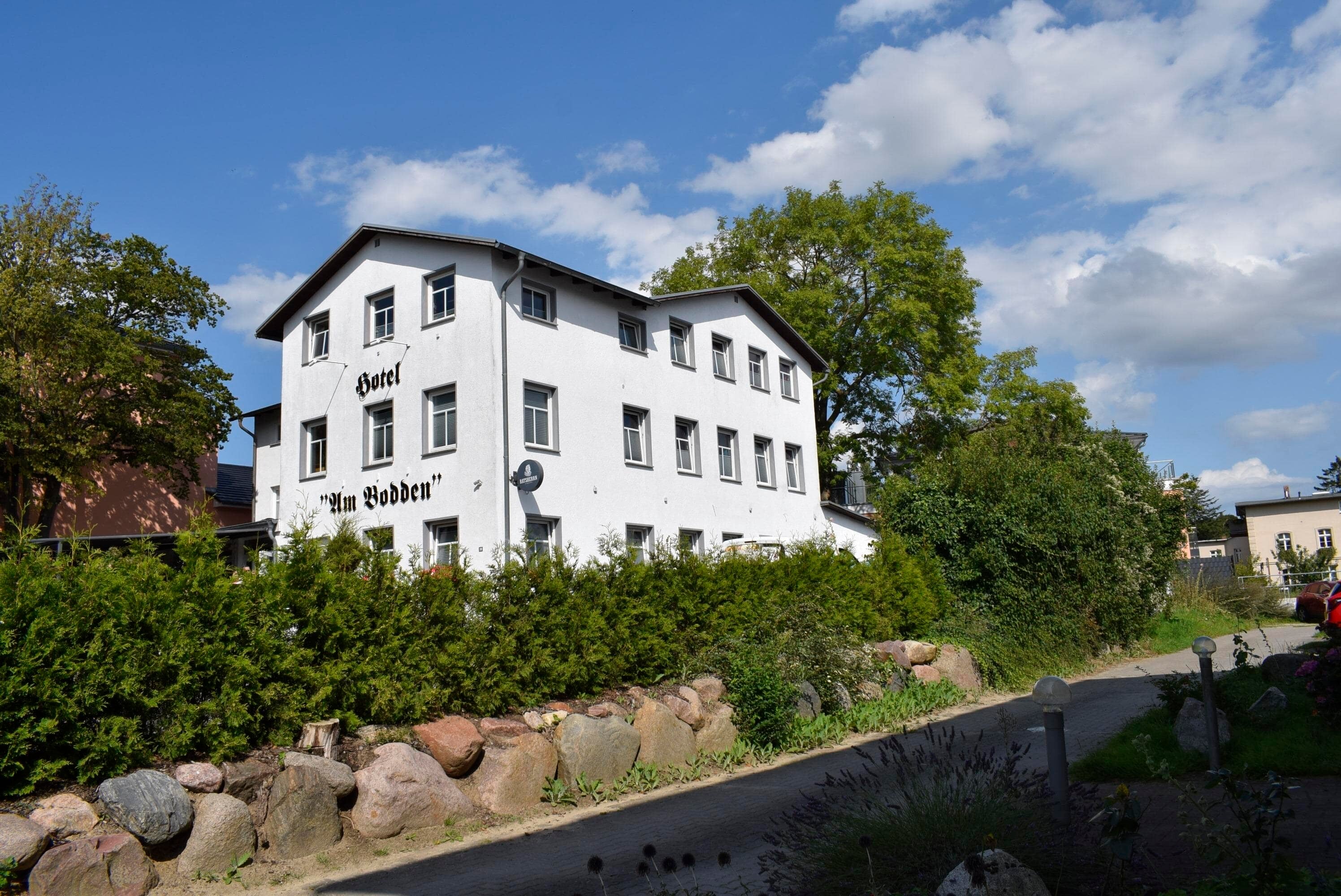 Hotel zum Kauf 2.200.000 € 18 Zimmer 1.320 m²<br/>Grundstück Lauterbach Putbus 18581