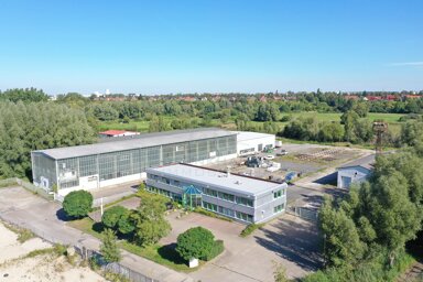 Lagerhalle zur Miete 3,90 € 2.688 m² Lagerfläche teilbar ab 235 m² Petridamm 11c Brinckmansdorf Rostock 18146