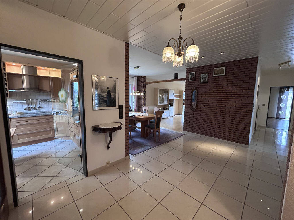 Immobilie in Hude (Oldenburg) - Zeitlose Architektur: Lichtdurchfluteter Bungalow-Klassiker mit viel Stauraum. - Bild 4