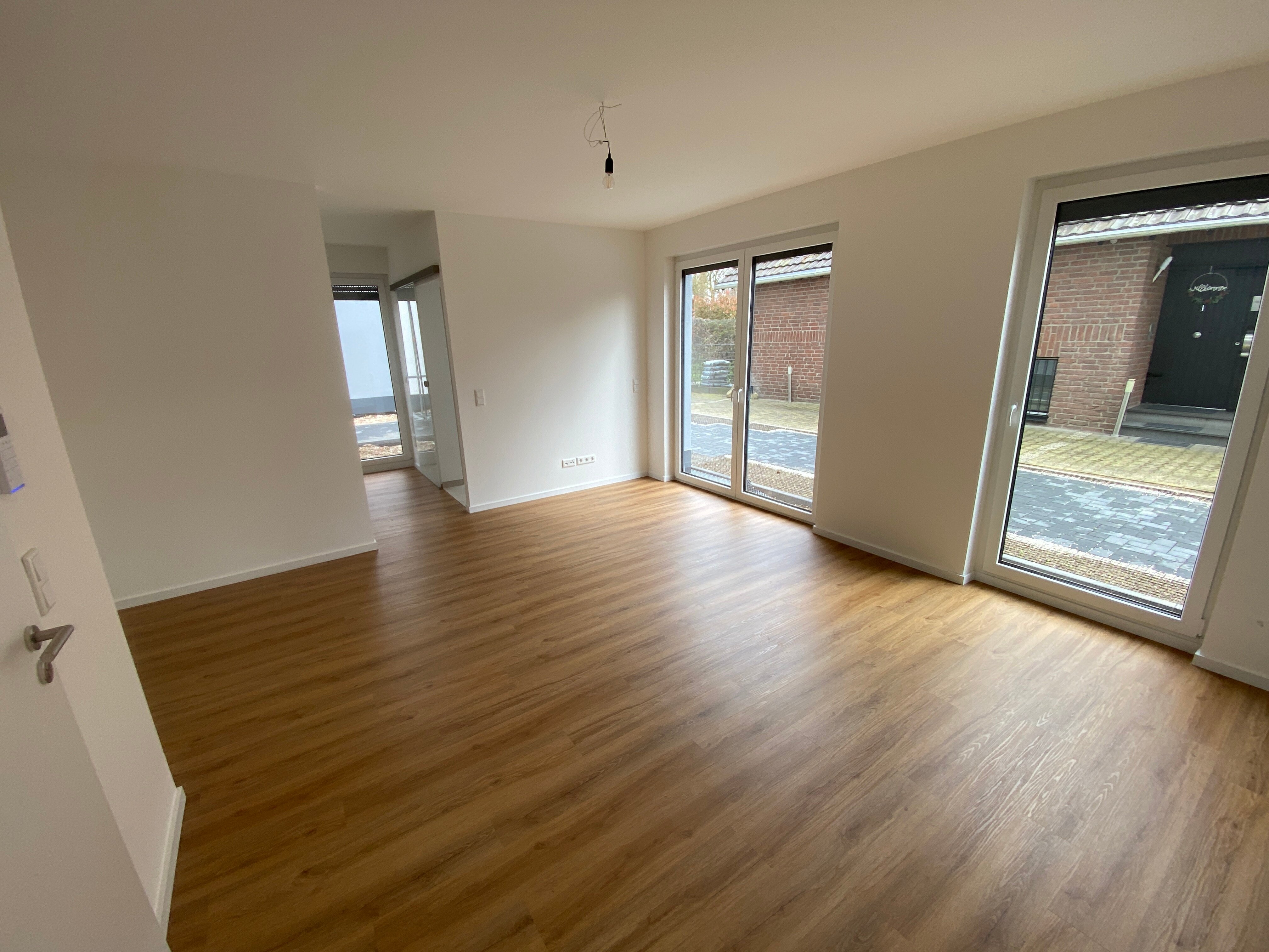 Wohnung zur Miete 750 € 2 Zimmer 38 m²<br/>Wohnfläche EG<br/>Geschoss ab sofort<br/>Verfügbarkeit Dahlener Heide 5 Rheindahlen - Land Mönchengladbach 41179