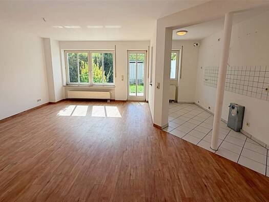Wohnung zum Kauf 299.000 € 2 Zimmer 66,5 m² EG frei ab sofort Büchenbach Erlangen 91056