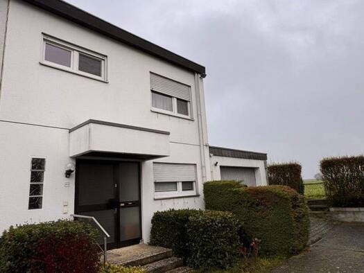 Reihenendhaus zum Kauf 485.000 € 4 Zimmer 138 m² 371 m² Grundstück frei ab sofort Nieder-Mörlen Bad Nauheim 61231