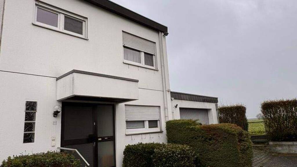 Reihenendhaus zum Kauf 485.000 € 4 Zimmer 138 m² 371 m² Grundstück frei ab sofort Nieder-Mörlen Bad Nauheim 61231