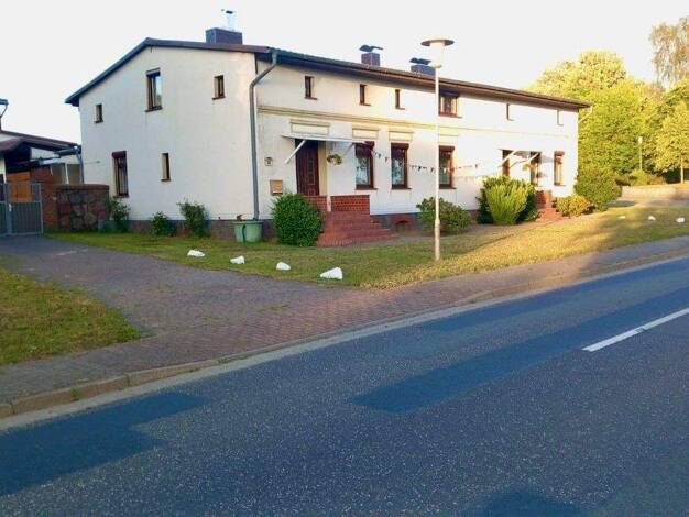 Haus zum Kauf 165.000 € 8 Zimmer 220 m² 2.200 m² Grundstück Schwennenz Grambow 17322