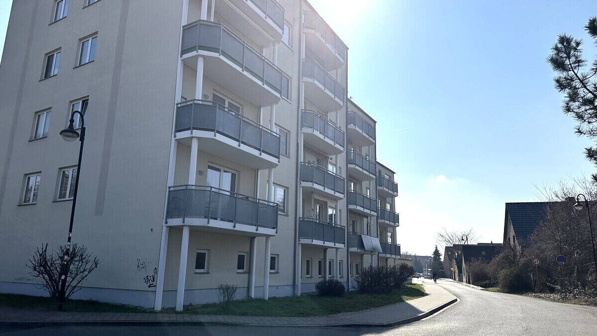 Immobilie in Gräfenhainichen - Vermietete Eigentumswohnung mit Stellplatz - stabile Kapitalanlage in Gräfenhainichen - Bild 0