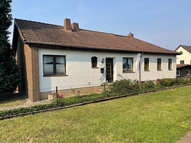 Einfamilienhaus zum Kauf 145.500 € 4 Zimmer 103 m²<br/>Wohnfläche 646 m²<br/>Grundstück ab sofort<br/>Verfügbarkeit Hohe Str. 1 Herzberg Herzberg am Harz 37412