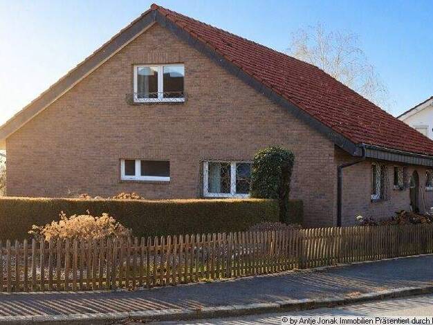 Einfamilienhaus zum Kauf 849.000 € 7,5 Zimmer 165 m² 666 m² Grundstück Reudern Nürtingen 72622