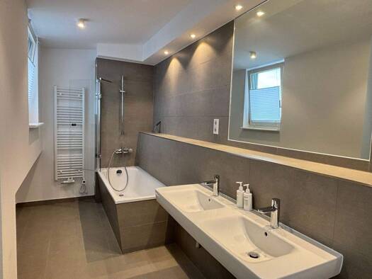 Wohnung zur Miete 1.575 € 2 Zimmer 66,4 m² 5. Geschoss frei ab 15.12.2025 Wöhlertstr. 1 Mitte Berlin 10115