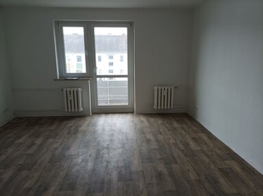 Wohnung zur Miete 460 € 4 Zimmer 82,4 m² 2. Geschoss Thomas-Müntzer-Straße 19a Raßnitz Schkopau 06258