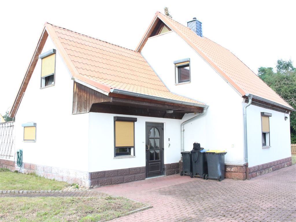 Einfamilienhaus zum Kauf 215.000 € 3 Zimmer 105 m²<br/>Wohnfläche 1.440 m²<br/>Grundstück Borna Borna b Leipzig 04552