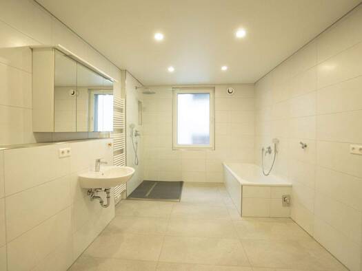 Wohnung zur Miete 1.000 € 3,5 Zimmer 103 m² Liebenzeller Straße 33 Schömberg 75328