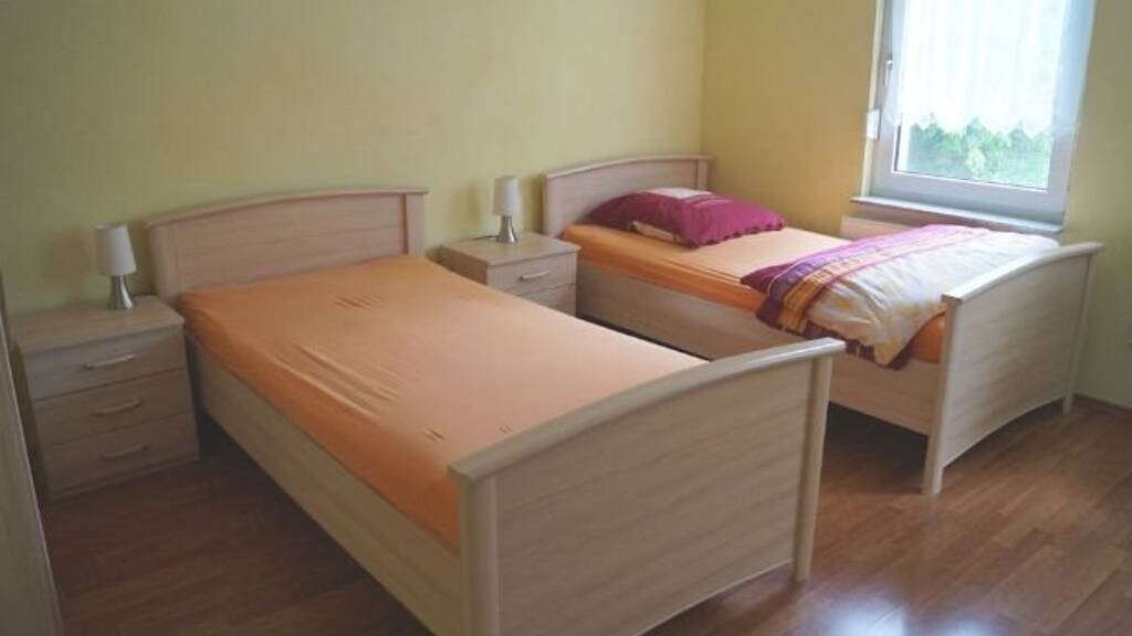 Studio zur Miete Wohnen auf Zeit 950 € 1 Zimmer 18 m² frei ab sofort Haußmannstraße Ost Stuttgart 70188