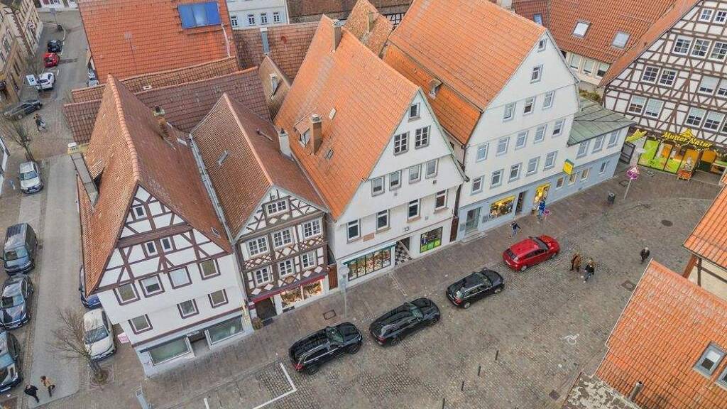 Haus zum Kauf 9 Zimmer 212 m² 217 m² Grundstück Leonberg 71229