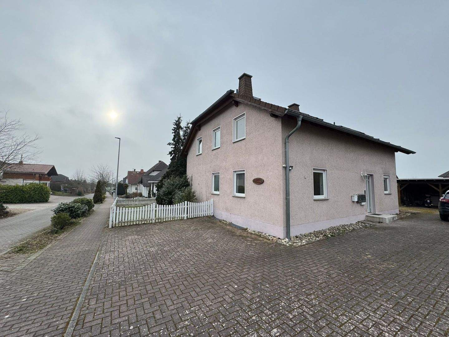 Immobilie in Weisel - ruhig gelegenes massives Mehrfamilienhaus - Bild 1