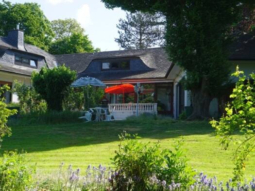 Villa zum Kauf 690.000 € 11 Zimmer 419 m² 4.549 m² Grundstück Rehme Bad Oeynhausen 32547