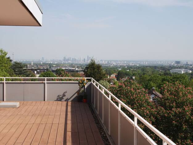 Penthouse zur Miete 2.200 € 3,5 Zimmer 140 m² Geschoss 2/3 frei ab 01.06.2026 Kronberg 61476