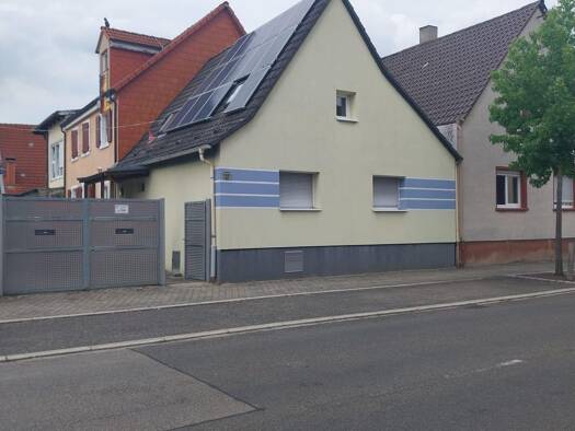 Einfamilienhaus zum Kauf 220.000 € 4 Zimmer 73 m² 824 m² Grundstück frei ab sofort Huttenheim Philippsburg 76661