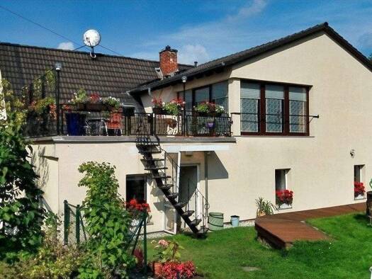 Einfamilienhaus zum Kauf 195.000 € 6 Zimmer 168,8 m² 630 m² Grundstück frei ab sofort Lengenfeld 08485