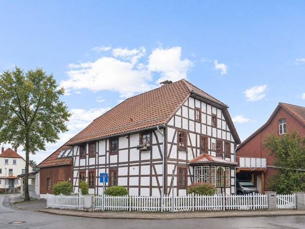 Haus zum Kauf provisionsfrei 675.000 € 12 Zimmer 464 m² 1.050 m² Grundstück Kirchohsen Emmerthal 31860