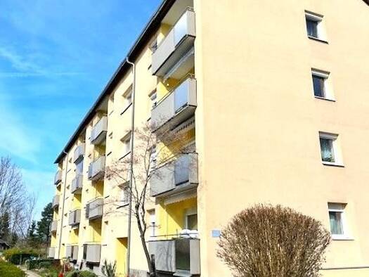 Wohnung zum Kauf 219.000 € 4 Zimmer 80,8 m² 3. Geschoss Traunreut Traunreut 83301