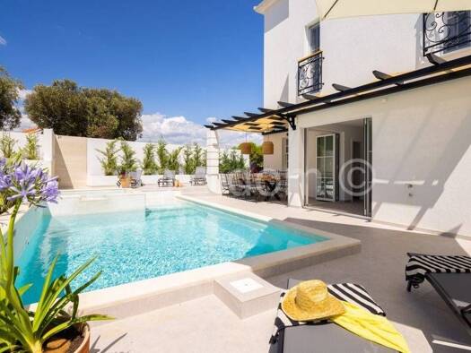 Villa zum Kauf 1.200.000 € 8 Zimmer 433 m² 626 m² Grundstück Rogoznica 22203