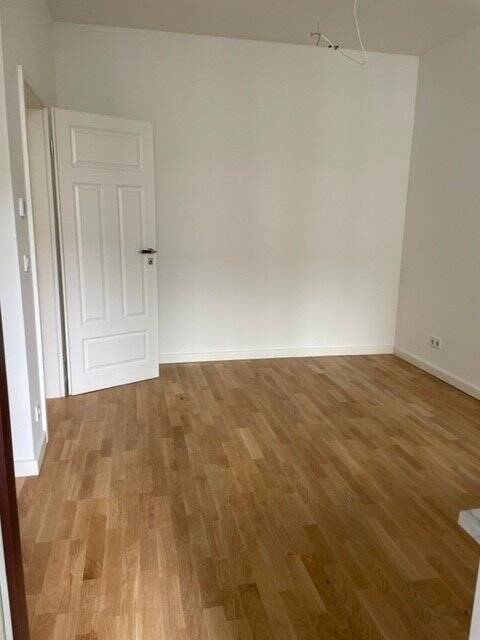 NEUWERTIGE WOHNUNG!!! PARKETT, FUßBODENHEIZUNG, BALKON, LIFT SOWIE MODERNEM BAD!!! – Sonnenstraße 69, 9130 Chemnitz – Vorschaubild 6