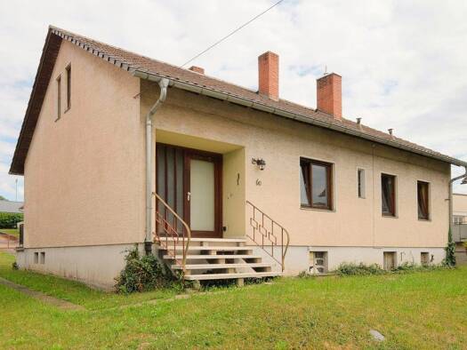 Einfamilienhaus zum Kauf 385.000 € 3 Zimmer 100 m² 887 m² Grundstück frei ab sofort Bürgstadt 63927