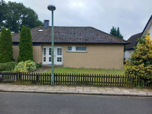 Bungalow zum Kauf 210.000 € 4 Zimmer 130 m² frei ab sofort Am Sportplatz 11 Voxtrup Osnabrück 49086