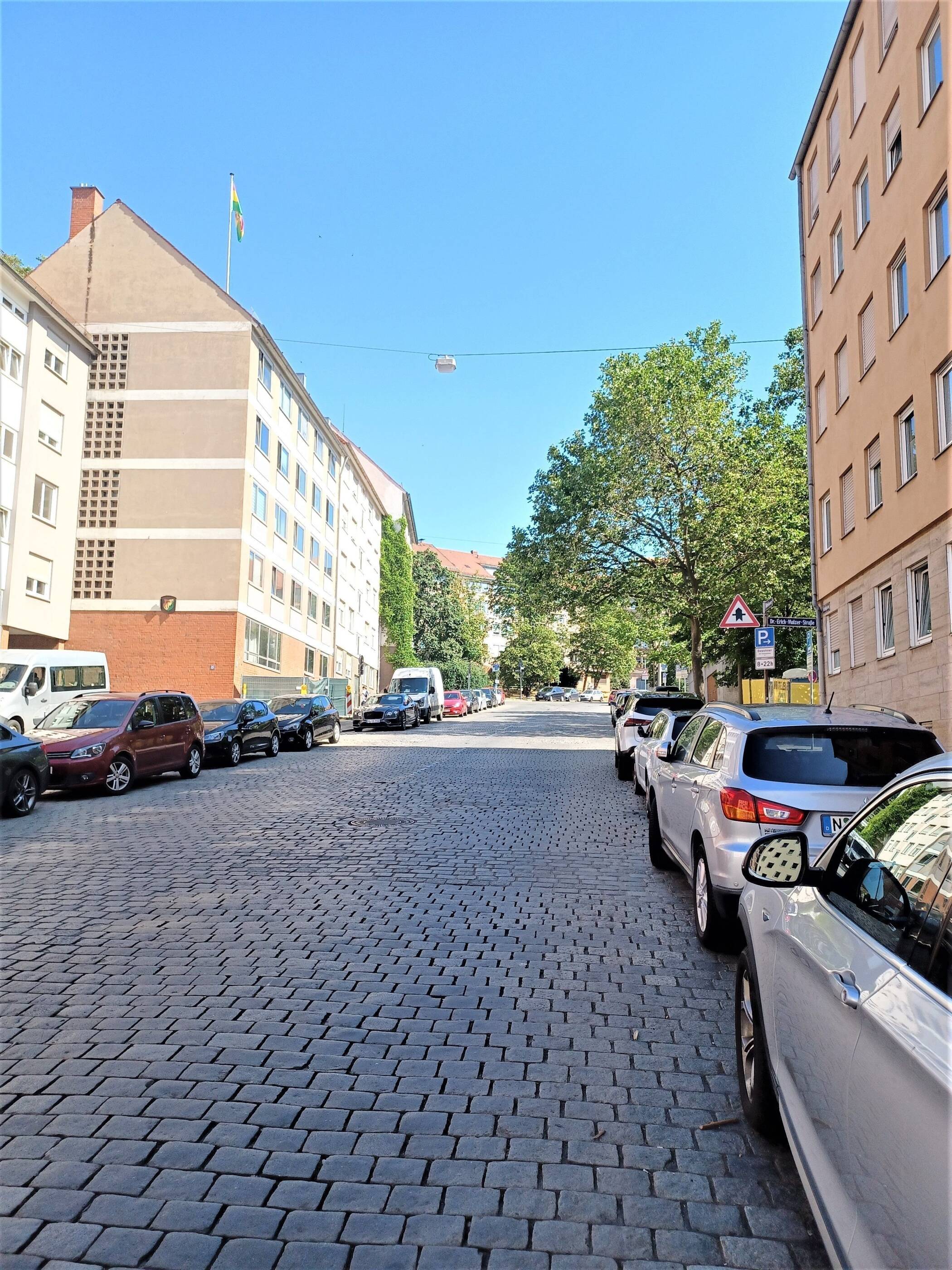 Schön geschnittene 3-Zimmer-Wohnung unterhalb der Kaiserburg – Tetzelgasse 17, 90403 Nürnberg – Vorschaubild 3