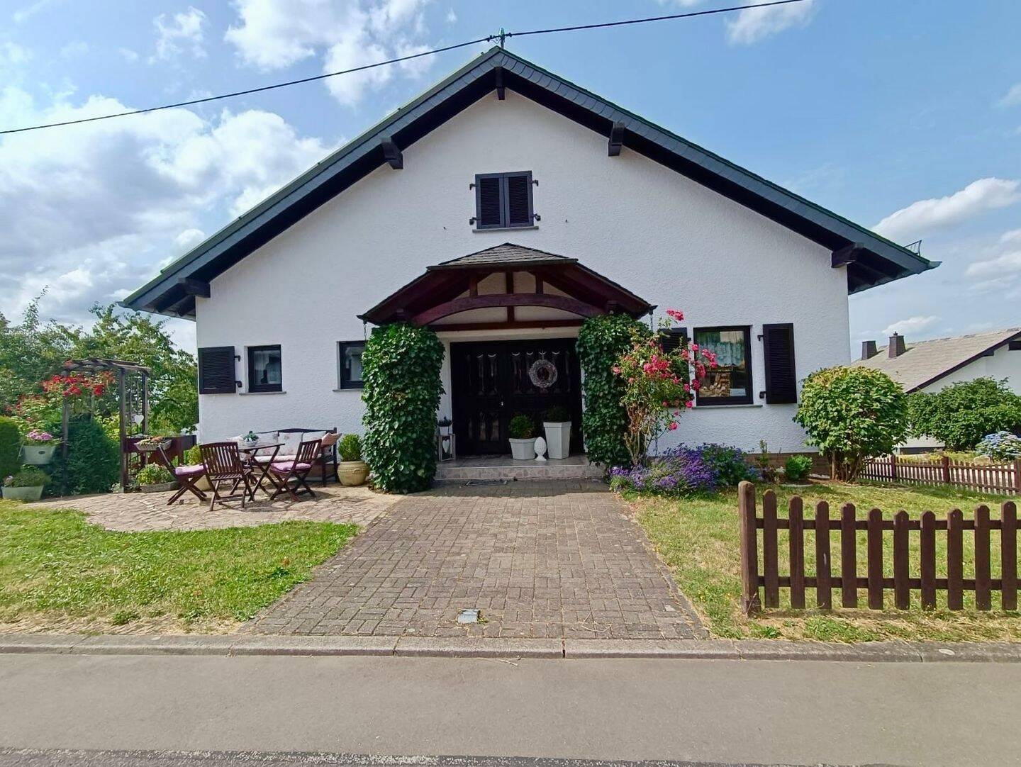 Immobilie in Büdlich - Haus mit Einliegerwohnung,PV Anlage sowie großen Garten zu verkaufen - Bild 3