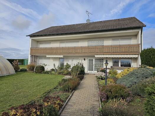 Mehrfamilienhaus zum Kauf als Kapitalanlage geeignet 740.000 € 8 Zimmer 304,7 m² 1.334 m² Grundstück Bergstraße 96 Falkendorf Aurachtal 91086
