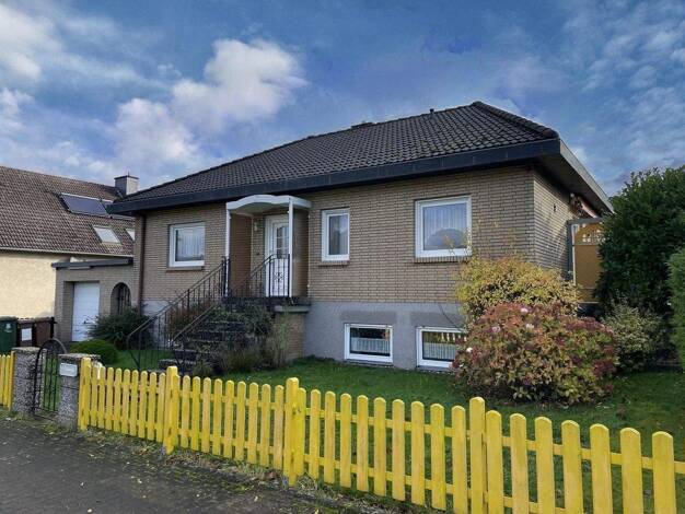 Bungalow zum Kauf 195.000 € 4 Zimmer 103,3 m² 865 m² Grundstück Lippoldsberg Wesertal 34399