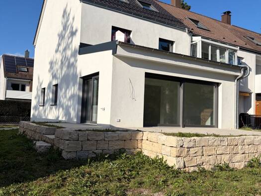 Reihenendhaus zum Kauf 765.000 € 4,5 Zimmer 158,8 m² 444 m² Grundstück frei ab sofort In der Reuth Erlangen 91056