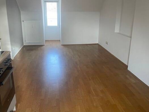 Wohnung zur Miete 320 € 2 Zimmer 35 m² 3. Geschoss frei ab sofort Rüttenscheid Essen 45131