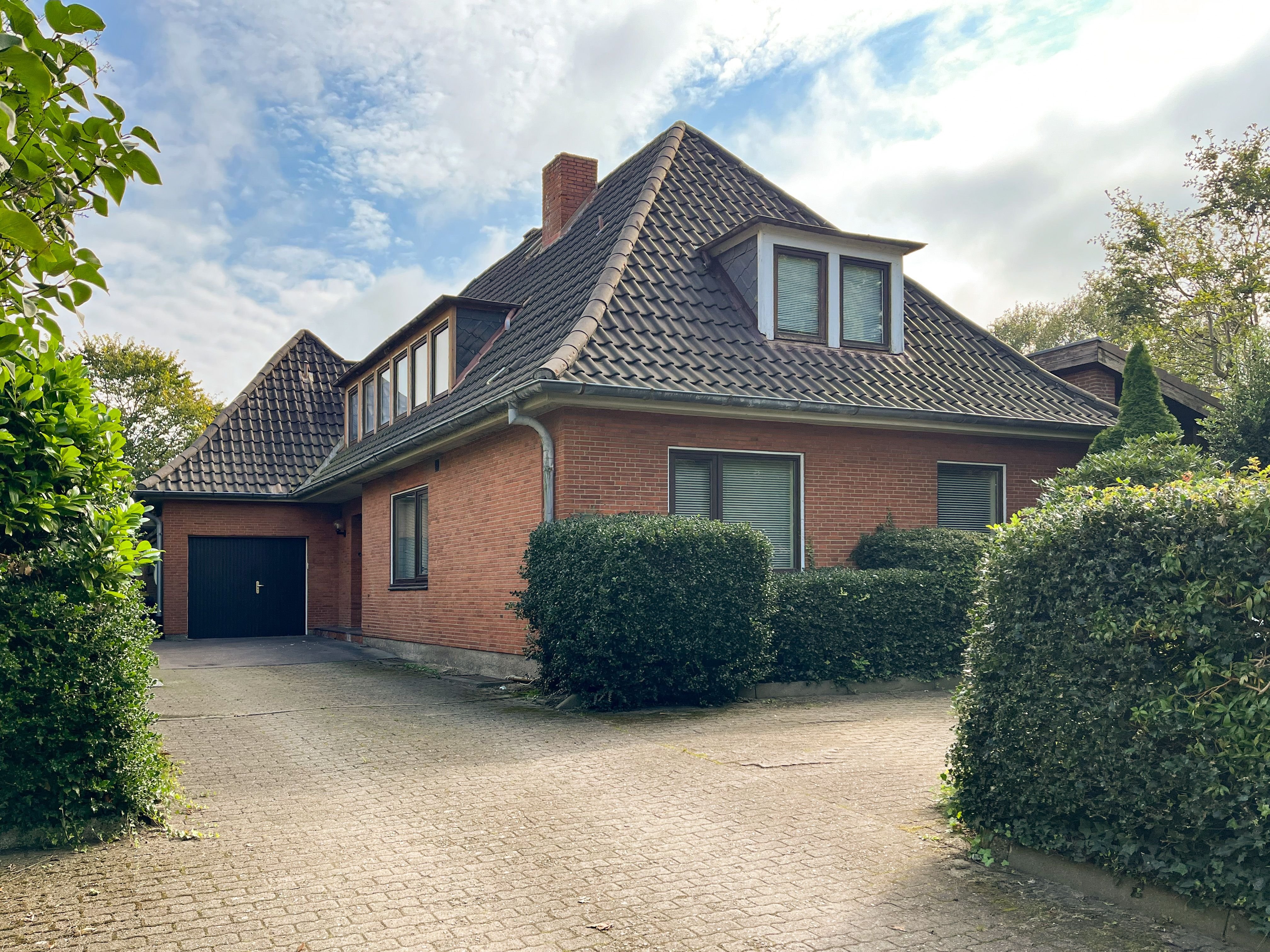 Mehrfamilienhaus zum Kauf 395.000 € 10 Zimmer 206 m²<br/>Wohnfläche 861 m²<br/>Grundstück Zentrum Husum 25813