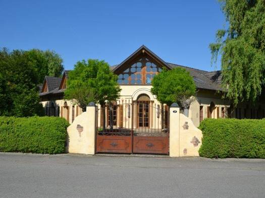 Wohn- und Geschäftshaus zur Miete 740 m² Ichenheim Neuried 77743