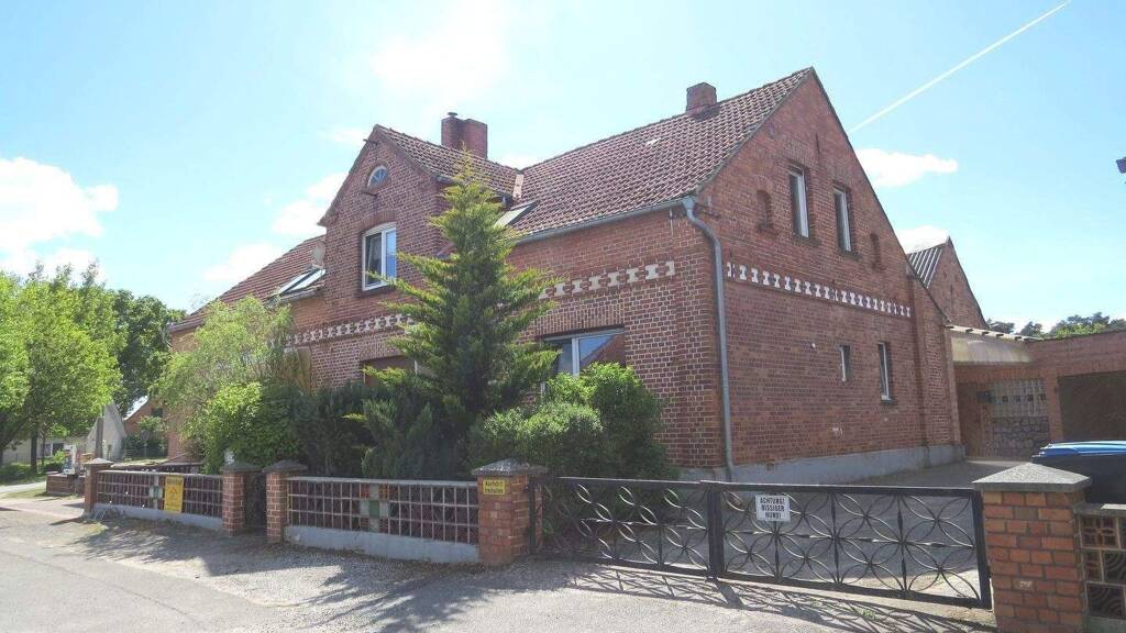 Sonstiges zum Kauf als Kapitalanlage geeignet 186.000 € 10 Zimmer 275 m² 2.210 m² Grundstück Schmölener Straße 4 Polz Dömitz 19303