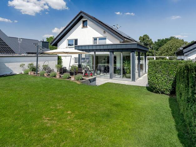 Einfamilienhaus zum Kauf 850.000 € 8,5 Zimmer 212 m² 537 m² Grundstück Anspach Neu-Anspach 61267