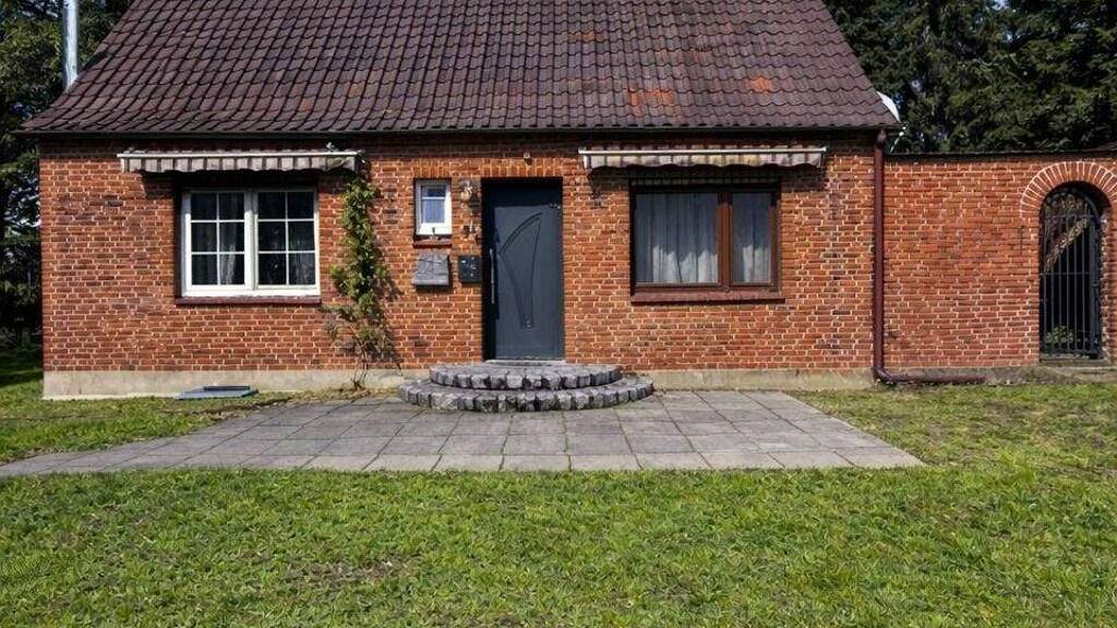 Einfamilienhaus zum Kauf provisionsfrei 250.000 € 7 Zimmer 110 m² 530 m² Grundstück Bäk 23909