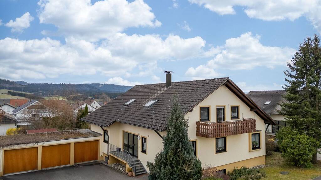 Wohnung zur Miete 700 € 3 Zimmer 92 m² 1. Geschoss frei ab sofort Wellendingen 78669